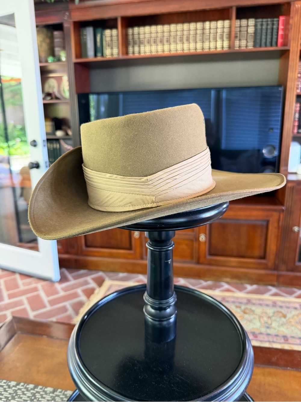 Tan Felt Outback Hat with Cream Band